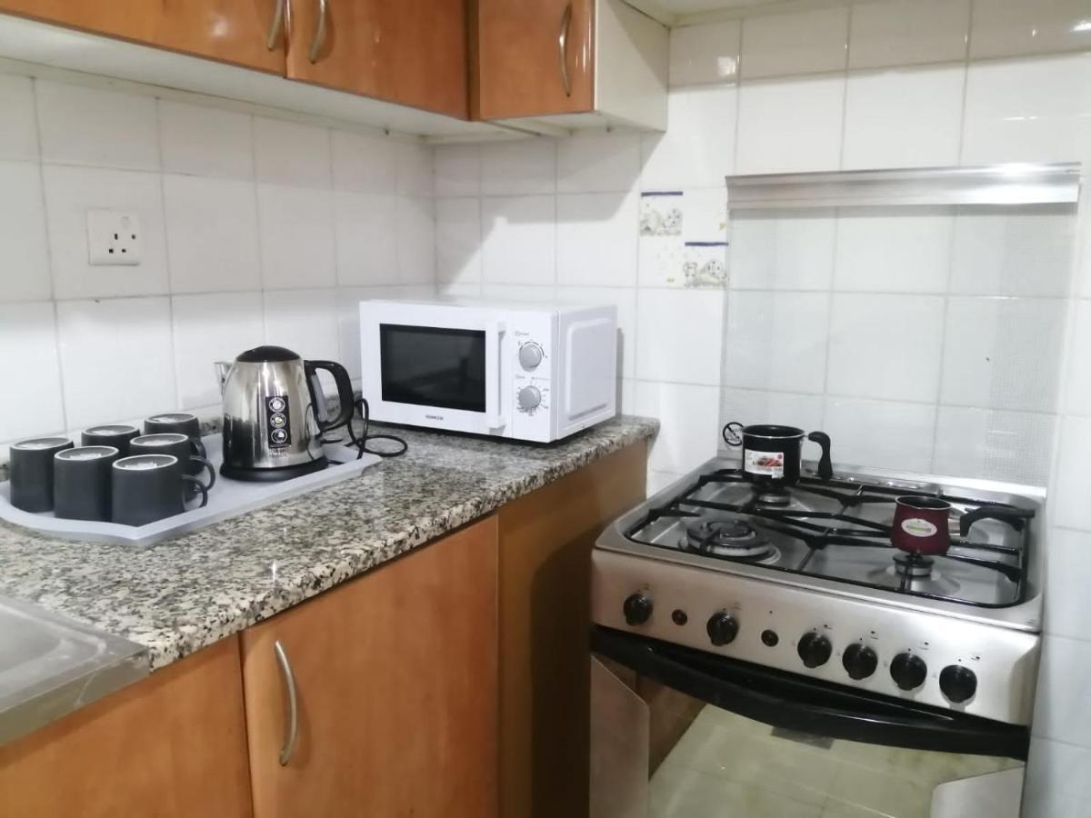 Albarsha 1 Hostel By Phm Dubai Eksteriør billede