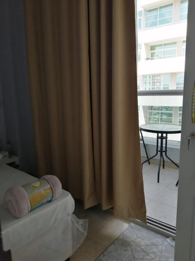 Albarsha 1 Hostel By Phm Dubai Eksteriør billede