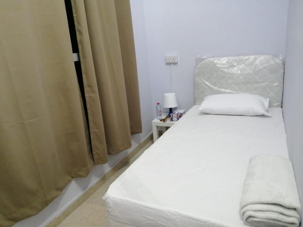 Albarsha 1 Hostel By Phm Dubai Eksteriør billede