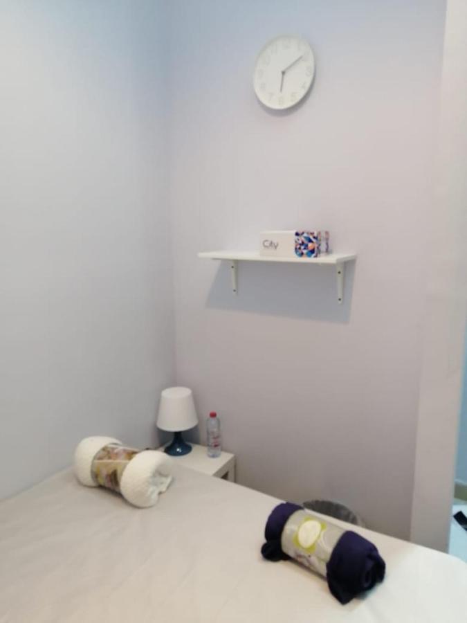 Albarsha 1 Hostel By Phm Dubai Eksteriør billede